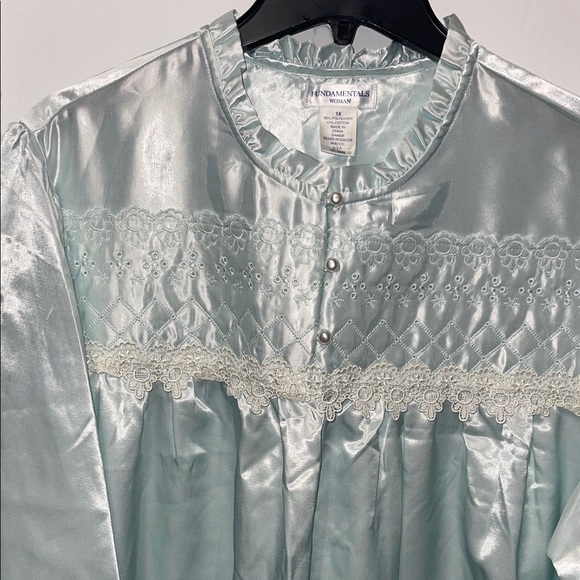 Vintage Satin Nightgown - Picture 5 of 11